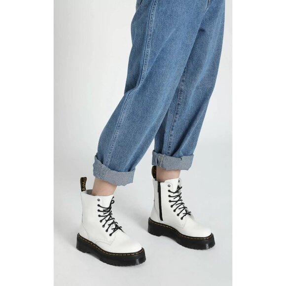 Unisex Dr. Martens Jadon White Leather Platform Boots Size 5 Men / 6 Women - Picture 1 of 11